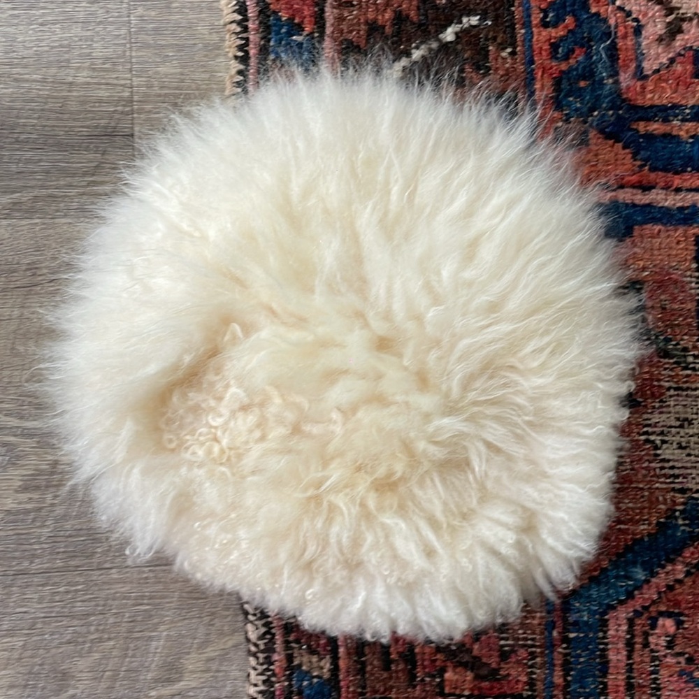 •| vintage fluffy pillbox - Picture 2 of 7